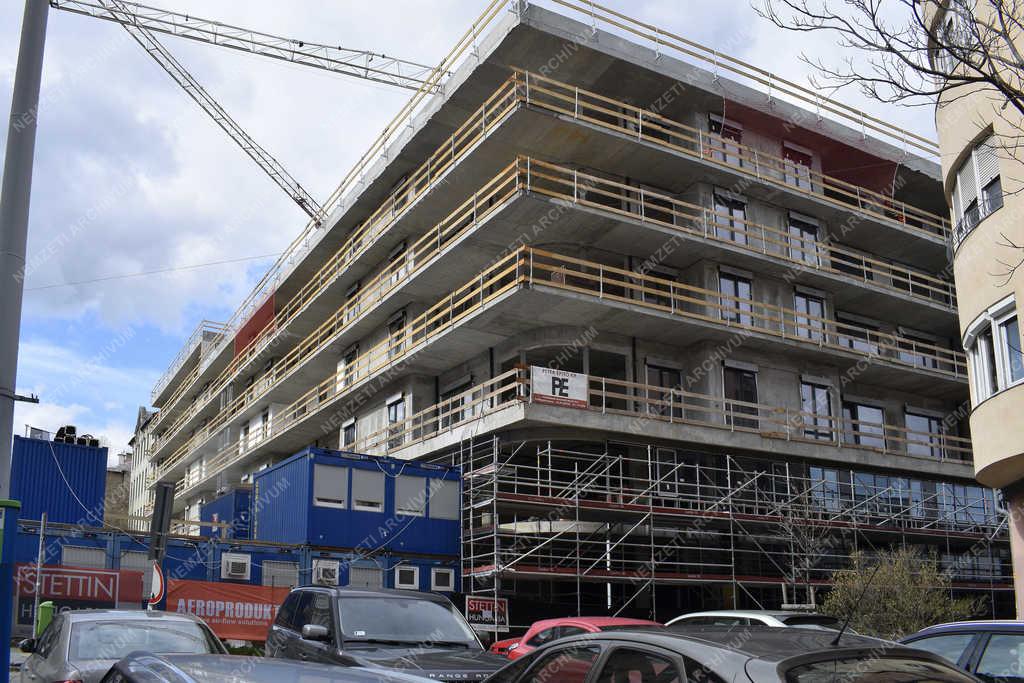 Építőipar - Budapest - Irodaépület és 110 luxuslakás épül