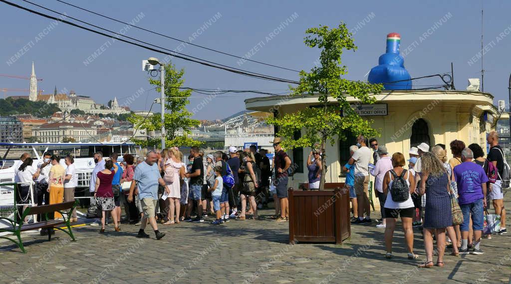 Turizmus - Budapest - Szárnyashajóval Esztergomba