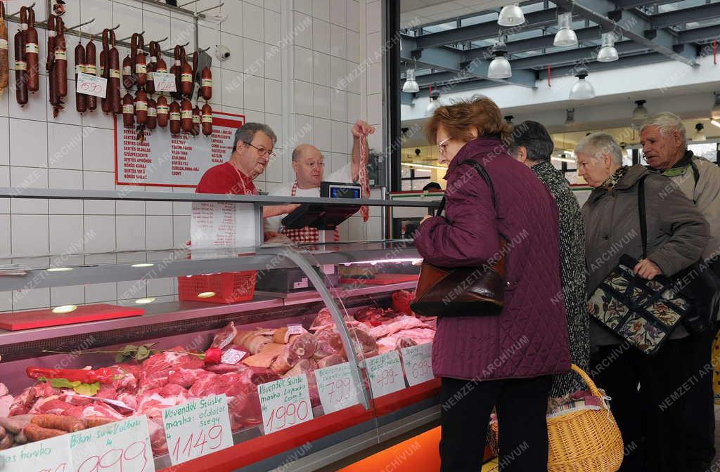 Kereskedelem - Debrecen - Csökkent a sertéshús áfája