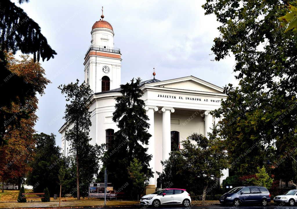 Egyház - Mezőtúr - Református Nagytemplom és Ókönyvtár