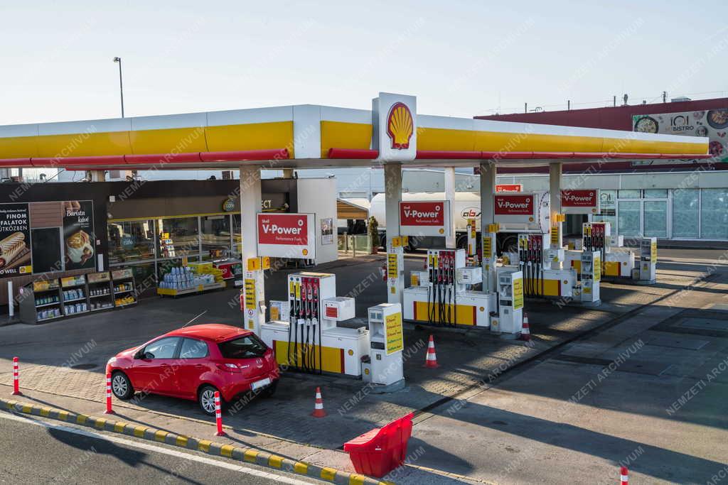 Energia - Közlekedés - Shell üzemanyagtöltő állomás Székesfehérvárnál