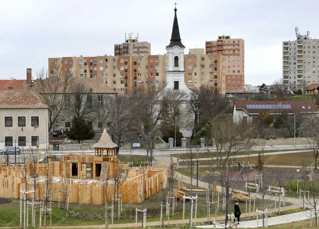 Városkép - Várpalota - Thury György tér