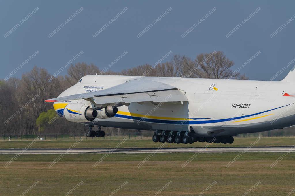 Légi szállítás - Budapest - Antonov Airlines