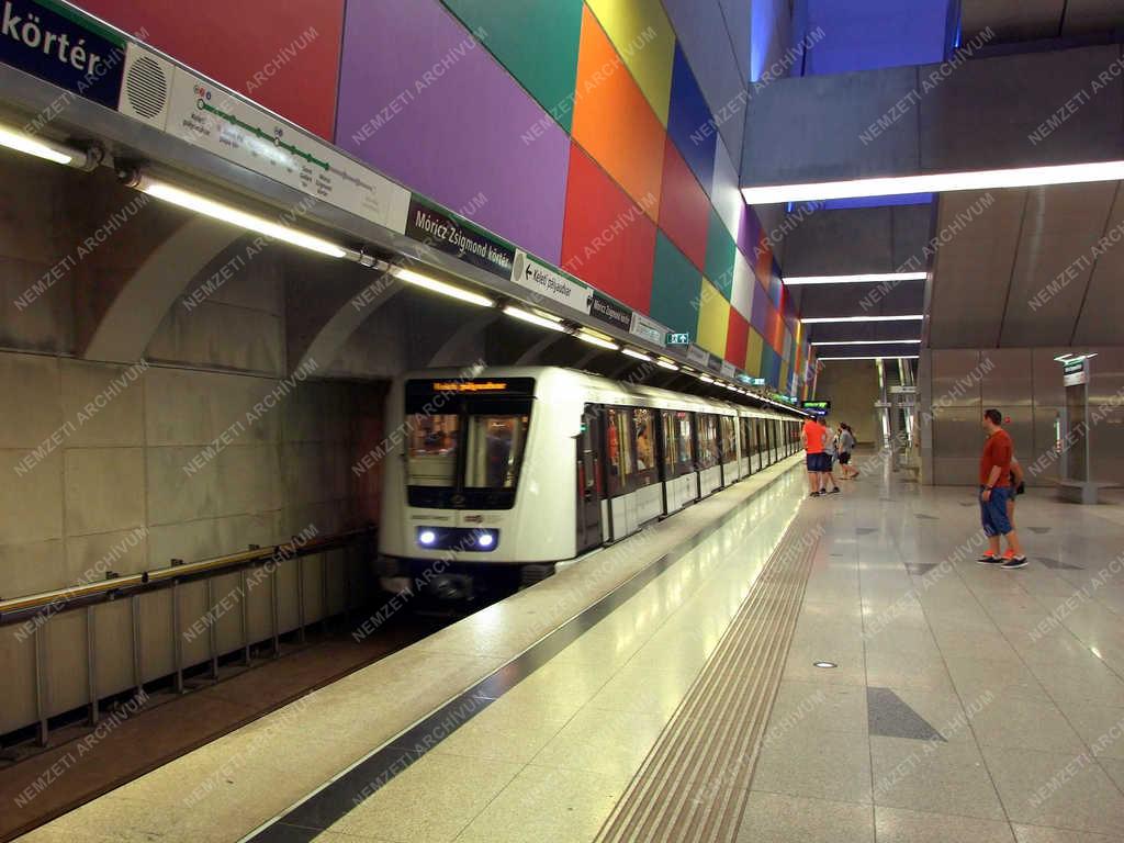 Közlekedés - Budapest - A 4-es metró körtéri mélyállomása