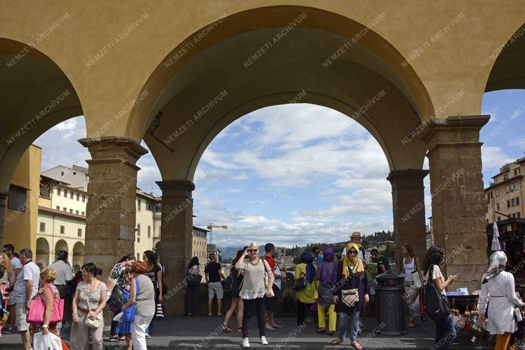 Idegenforgalom - Firenze - Ponte Vecchio