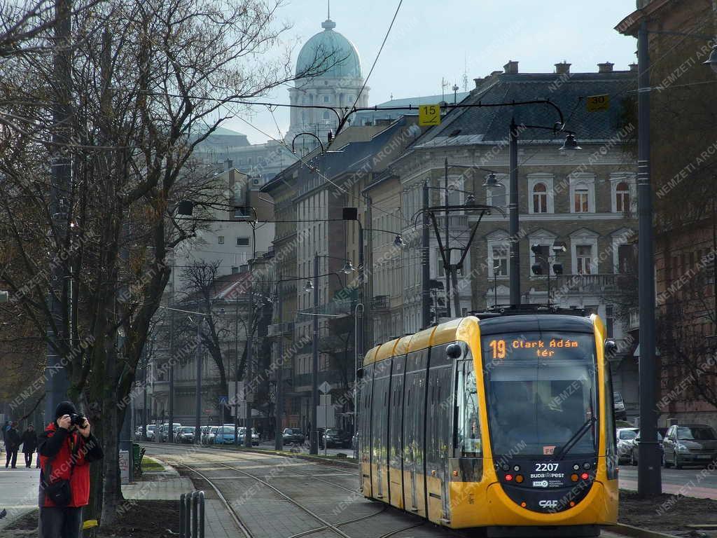 Közlekedés - Budapest - A budai fonódó villamos