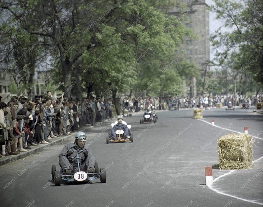 Sport - Gokartverseny a Népligetben