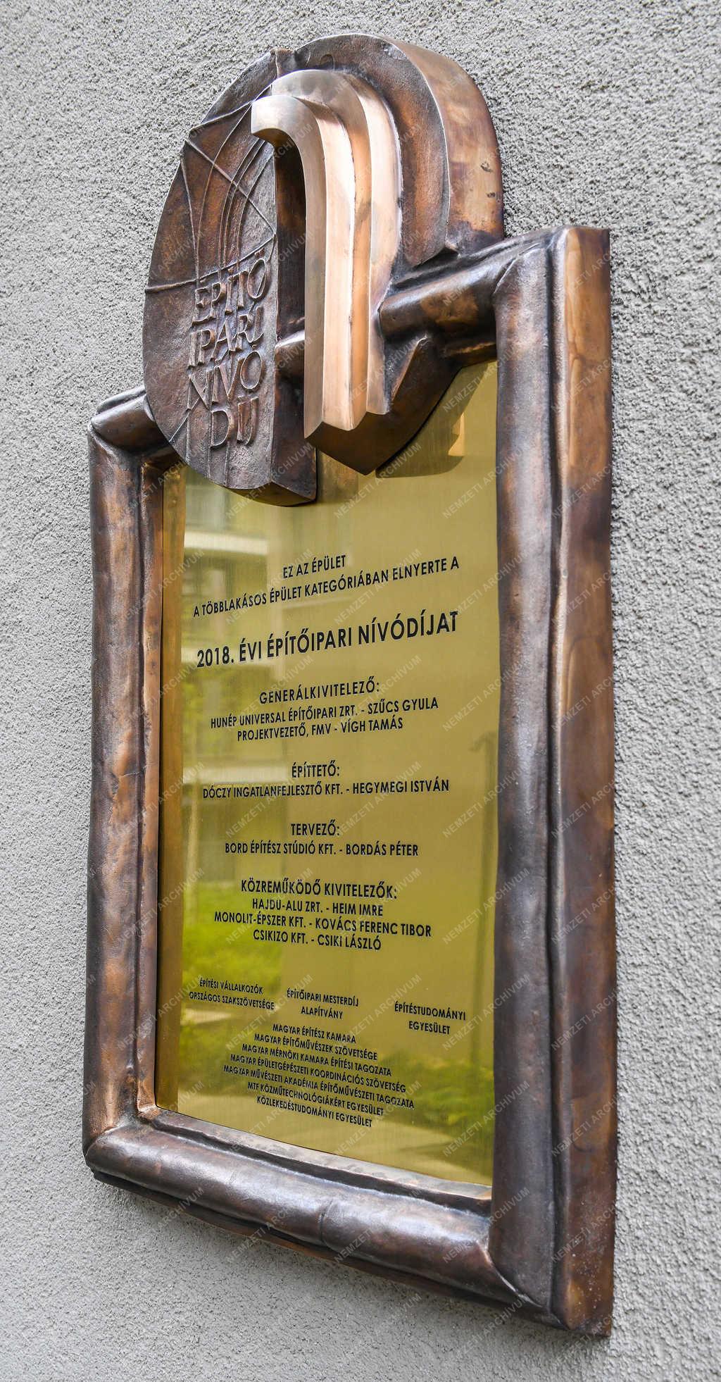 Építészet - Debrecen - Építőipari Nívódíj