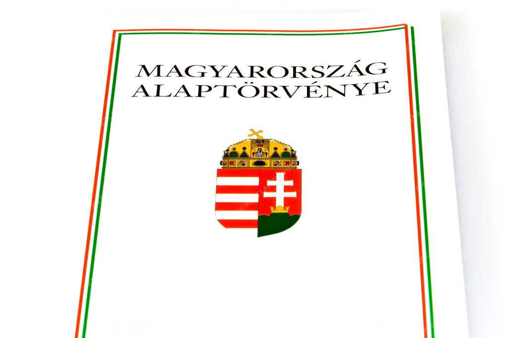 Tárgy - Budapest - Magyarország Alaptörvénye