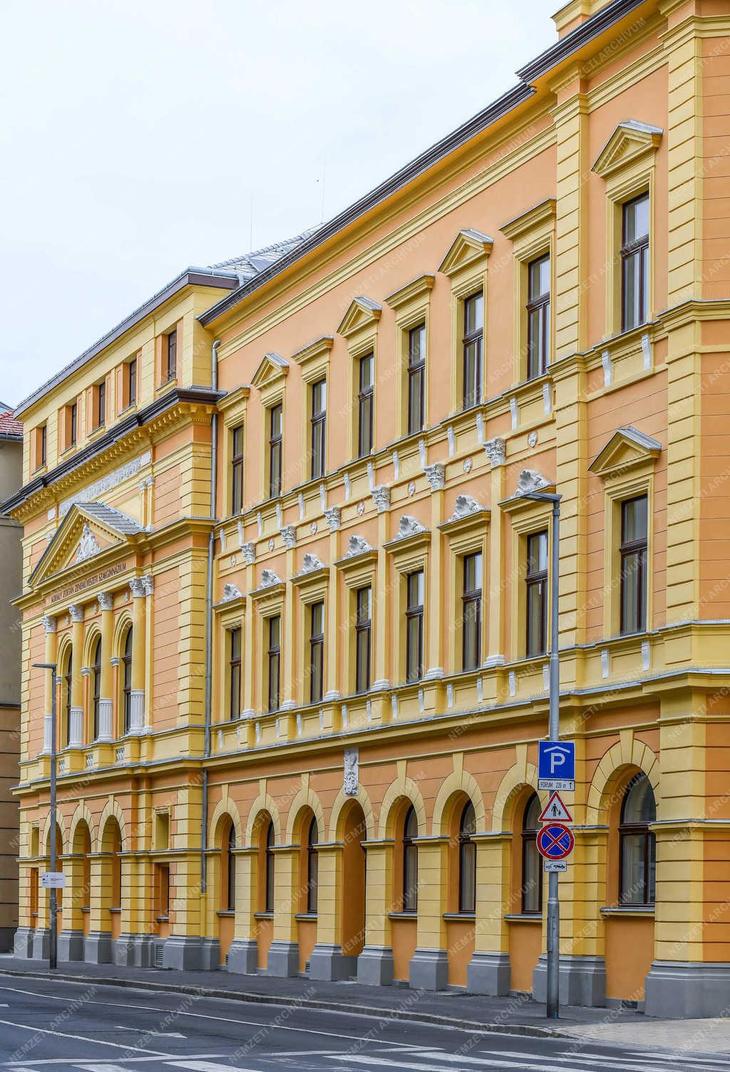 Műemlék épület - Debrecen - Debreceni Zenede