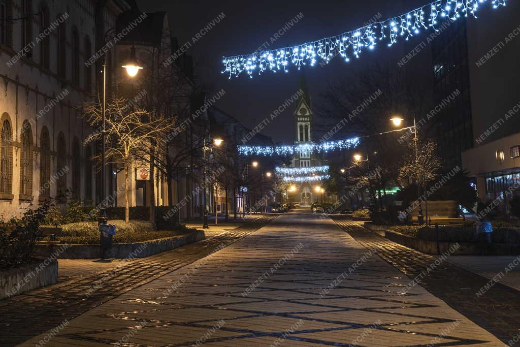 Ünnep - Karácsonyi díszkivilágítás Pesterzsébeten