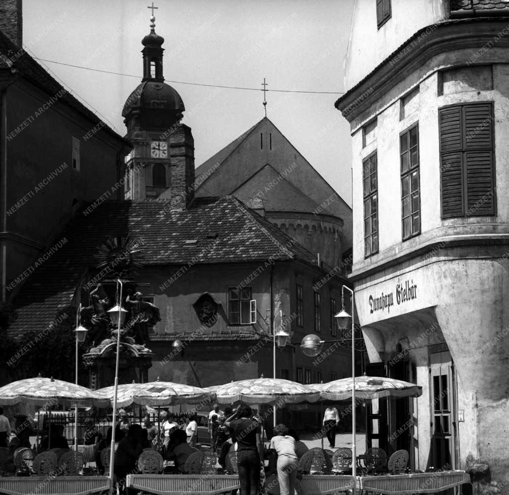 Városkép-életkép - Gutenberg tér