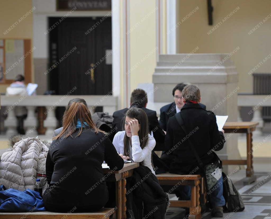 Felsőoktatás - Debrecen - Vizsgaidőszak a Debreceni Egyetemen