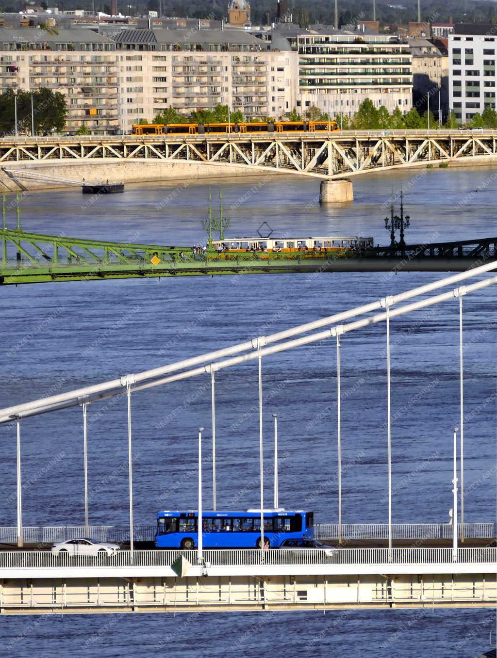 Városkép - Budapest - Hidak a Dunán