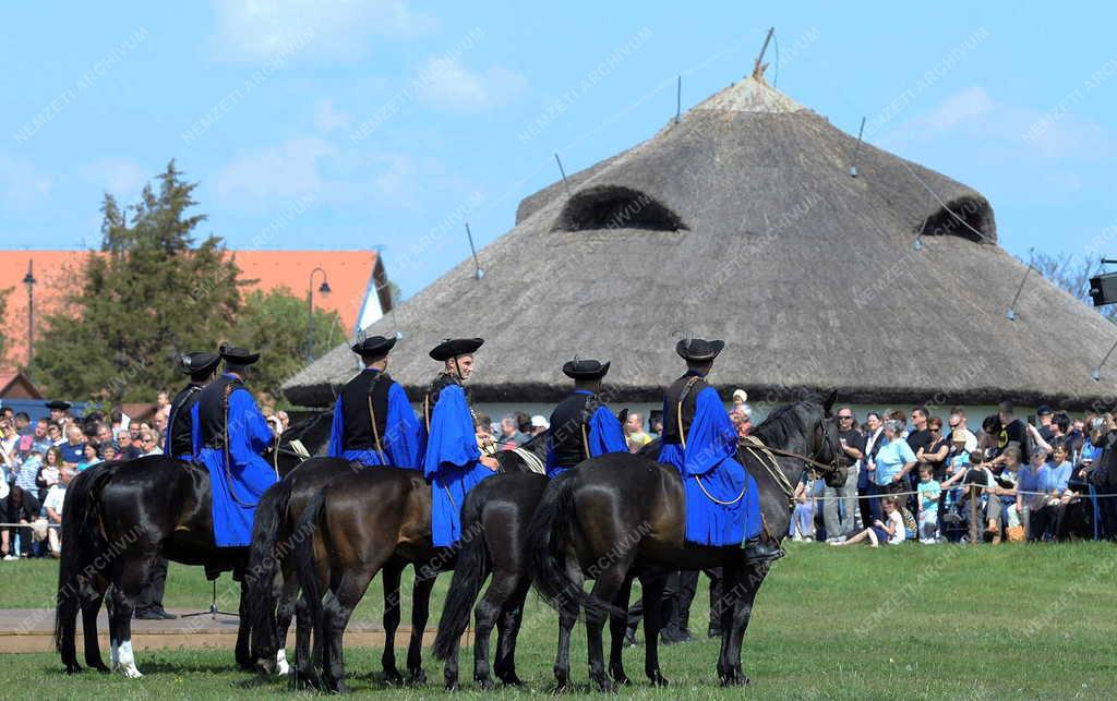 Idegenforgalom - Hortobágy - Megkezdődött a turistaszezon 