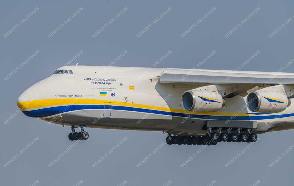 Légi szállítás - Budapest - Antonov Airlines