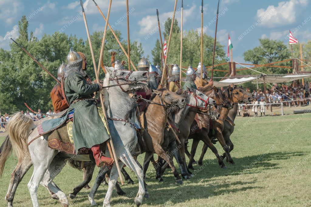 Néphagyomány - Kultúra - Ősök Napja Bugacon - Kurultaj Magyar Törzsi Gyűlés