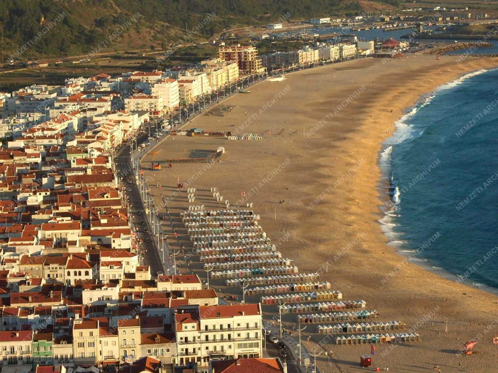 Portugália - Nazaré - Óceánparti strand