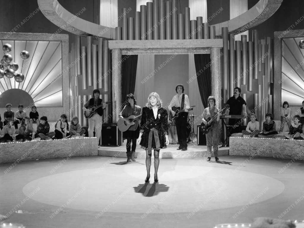 Kultúra - Televízió - A Cimbora című tv-műsor forgatása