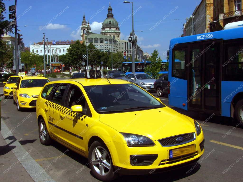 Városkép - Budapest - A Deák tér