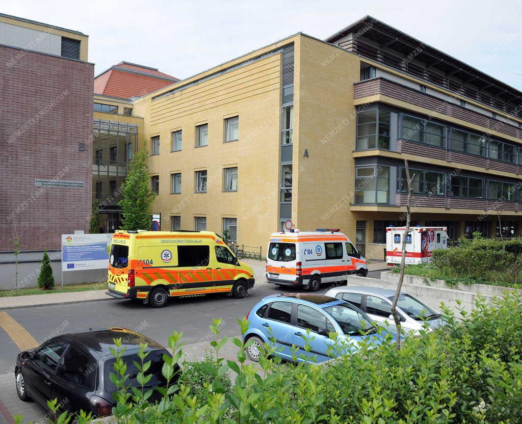 Egészségügy - Debrecen - Az  Egészségcentrum épülete