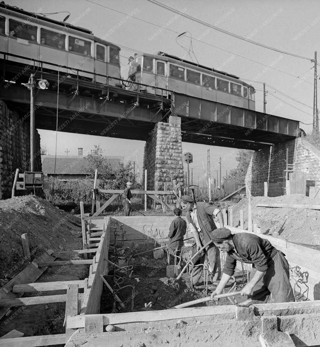 Településfejlesztés - Budapest - Albertfalvai felüljáró építése 