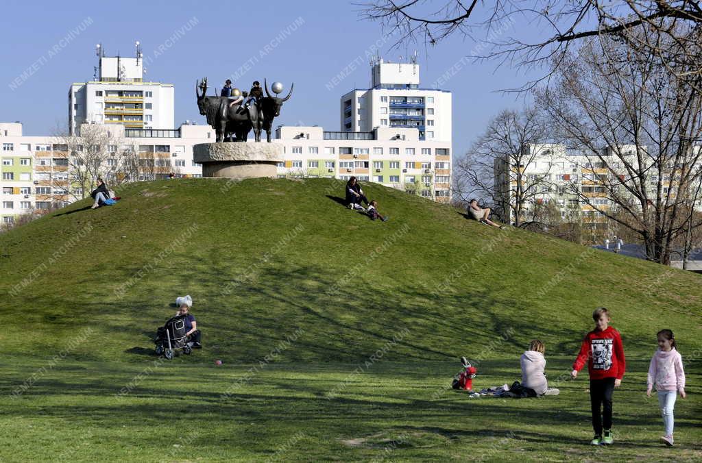 Városkép - Szabadidő - Budapest - Tavasz a Bikás parkban