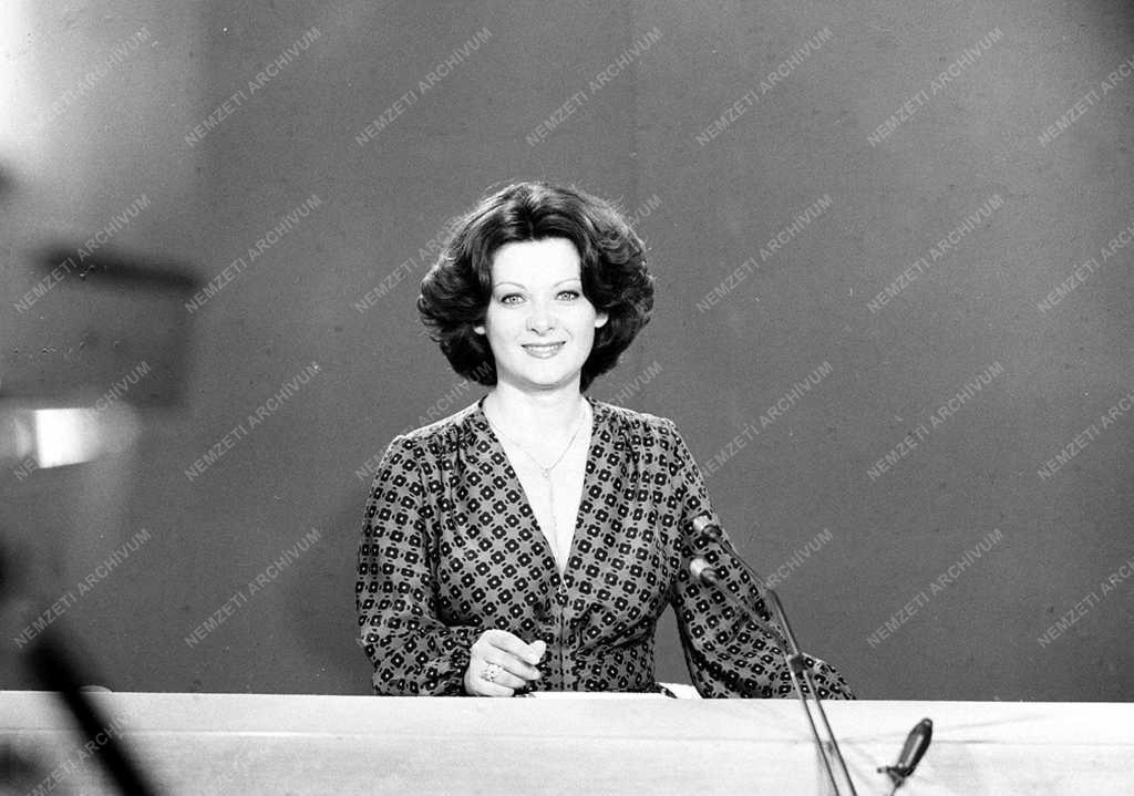 Média - Televízió - Kertész Zsuzsa, a Magyar Televízió bemondónője