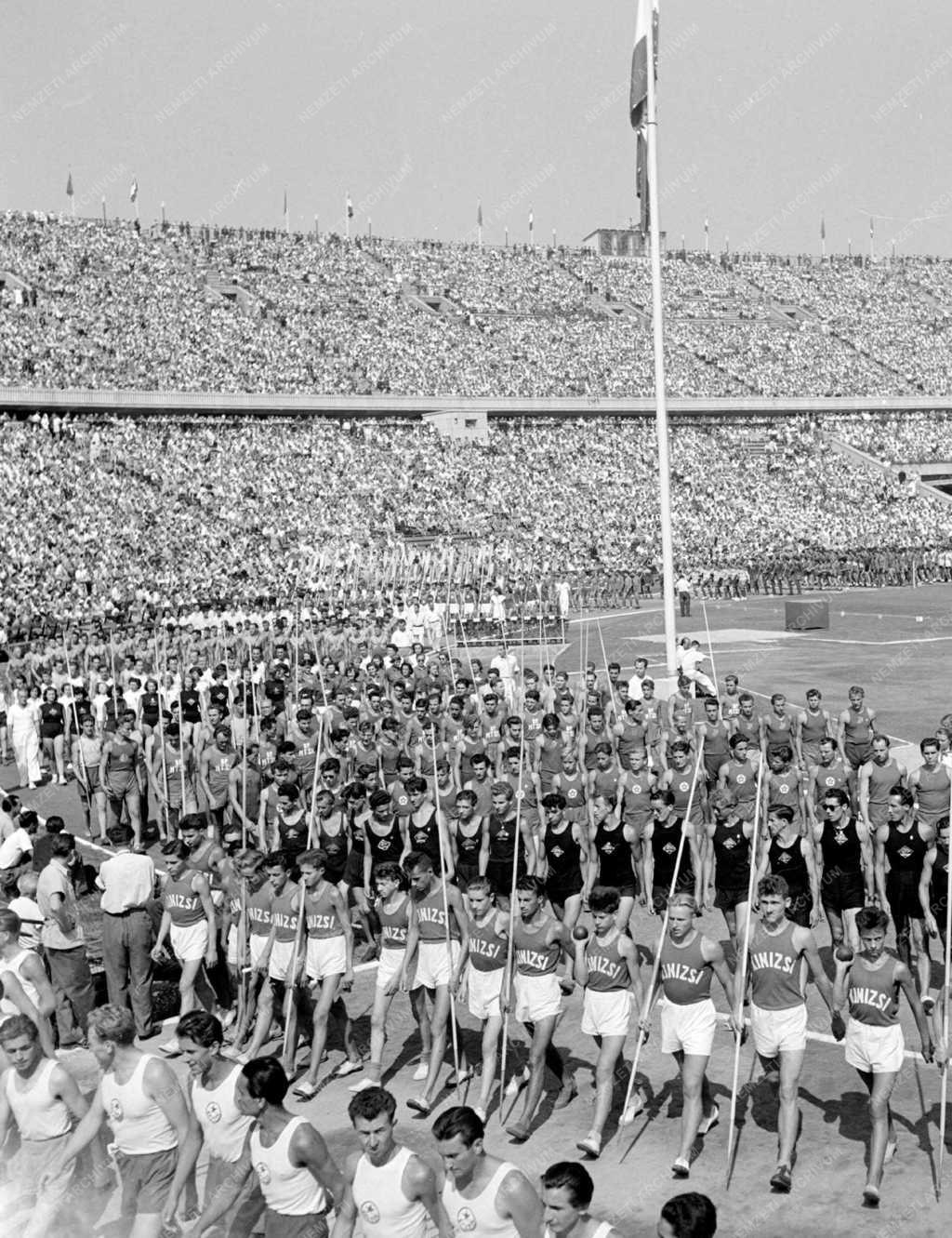 Sportlétesítmény - Népstadion avatása