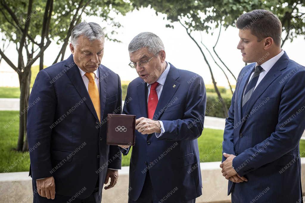 Orbán Viktor a Nemzetközi Olimpiai Bizottság elnökével tárgyalt