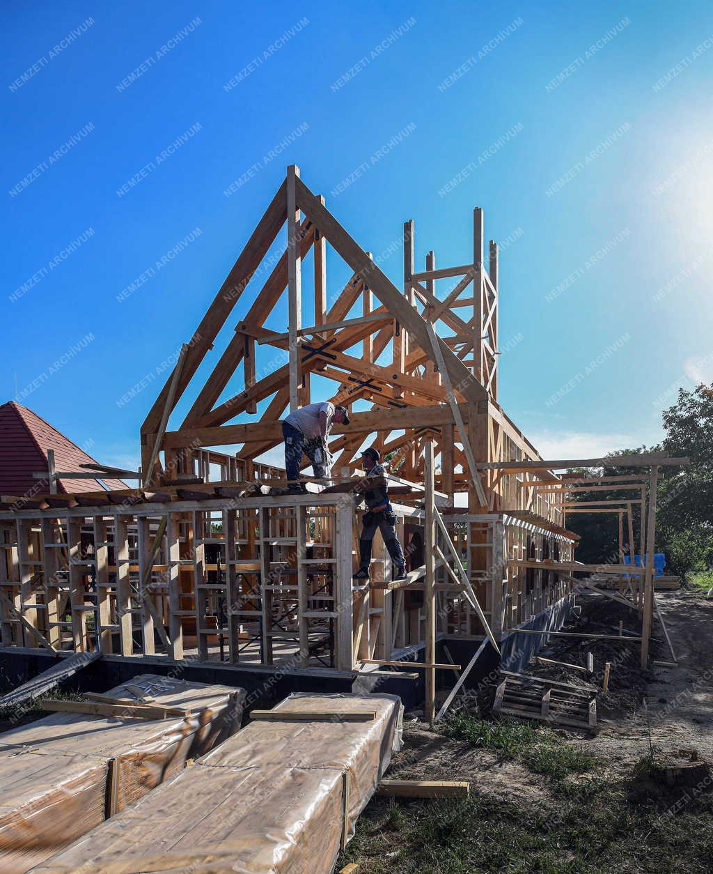 Egyház - Tradicionális fatemplom épül Debrecen-Felsőjózsán