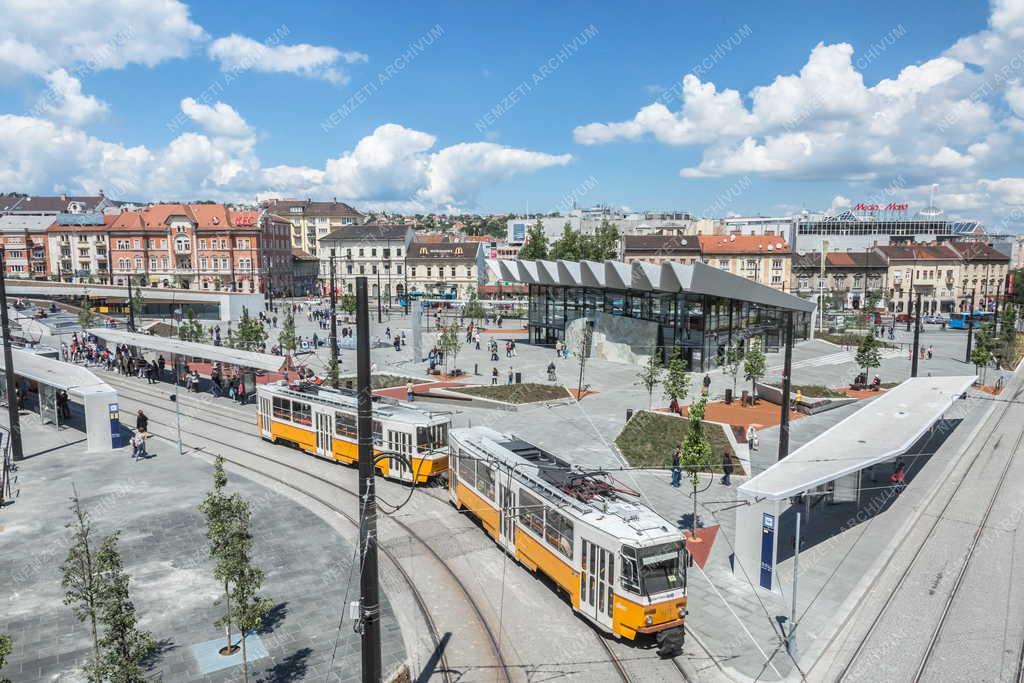 Városkép - Budapest - A felújított Széll Kálmán tér