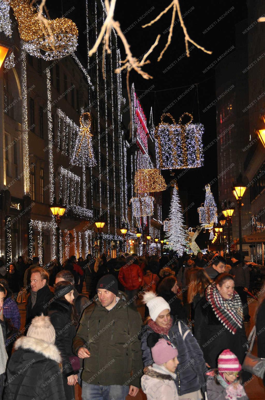 Ünnep - Budapest - Adventi díszkivilágítás