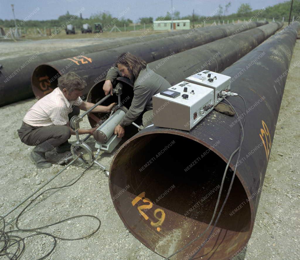 Ipar - Energia - Épül a Testvériség Gázvezeték