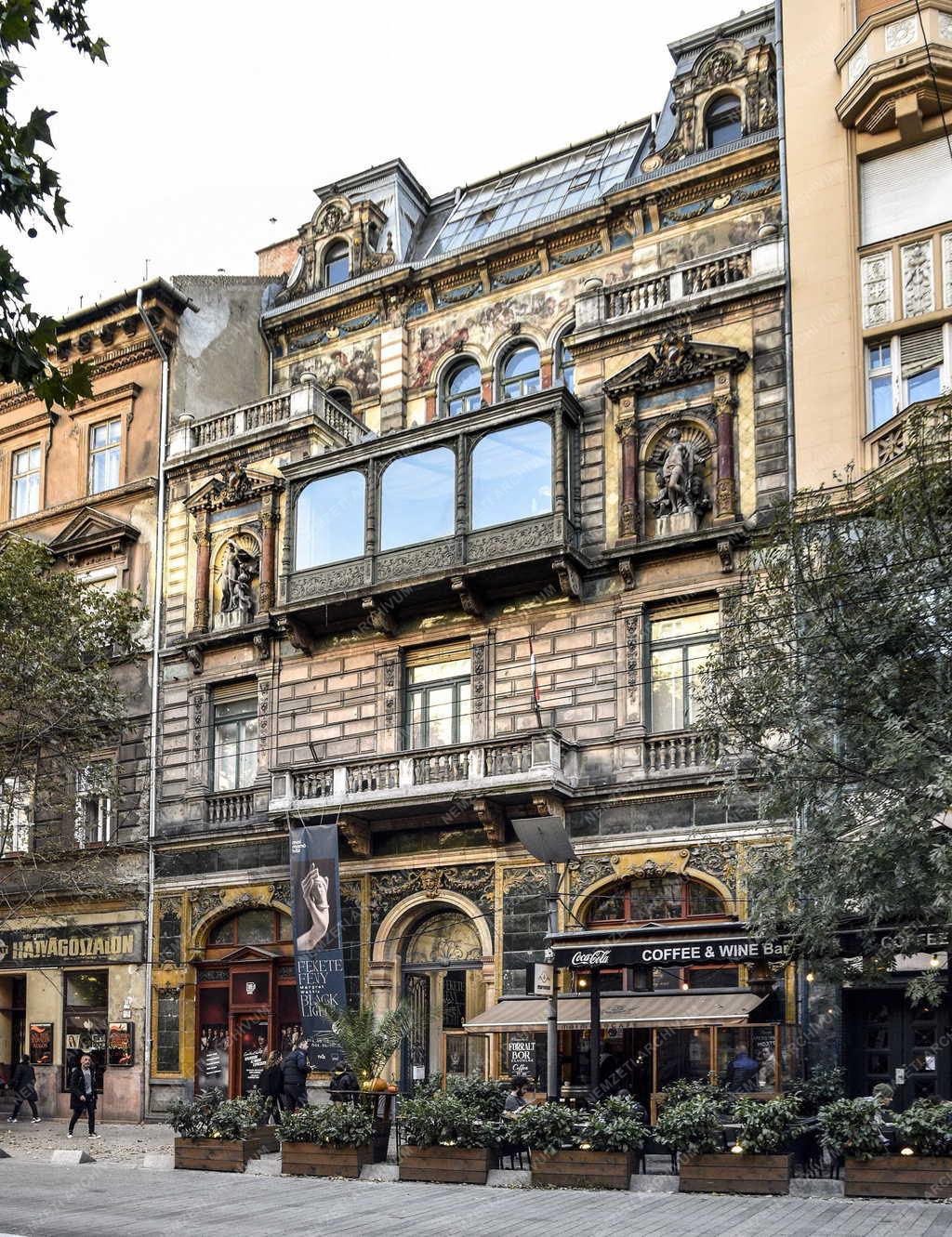Városkép - Budapest - Nagymező utca a pesti Broadway