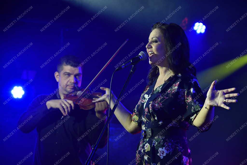 Televízió - M2 Petőfi TV - Akusztik koncert az A38 hajón