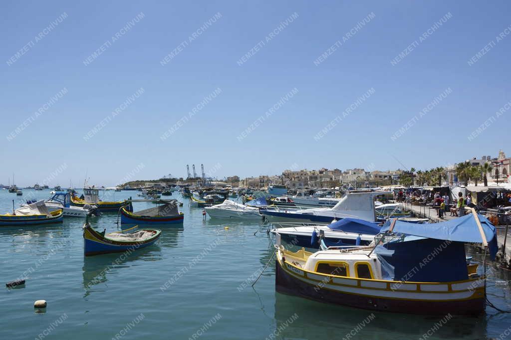 Vízi közlekedés - Marsaxlokk - Hagyományos máltai halászhajók