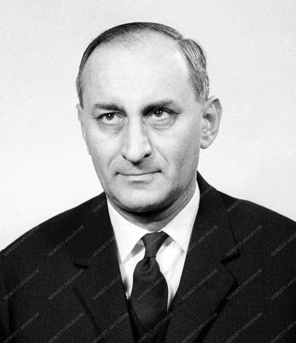 1963-as Kossuth-díjasok - Dr. Szendrői Jenő