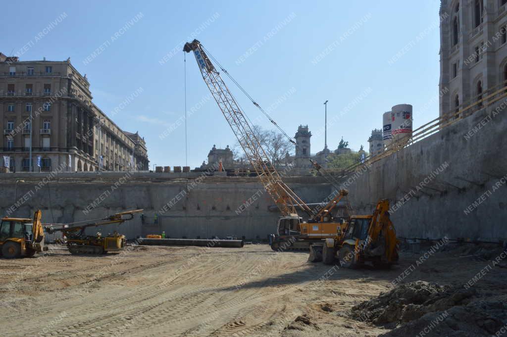 Felújítás - Budapest - A Kossuth Lajos tér rekonstrukciója