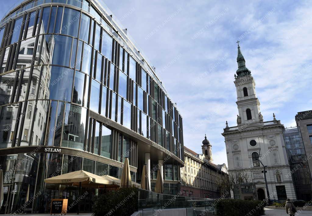 Városkép - Budapest - Szervita Square Buliding