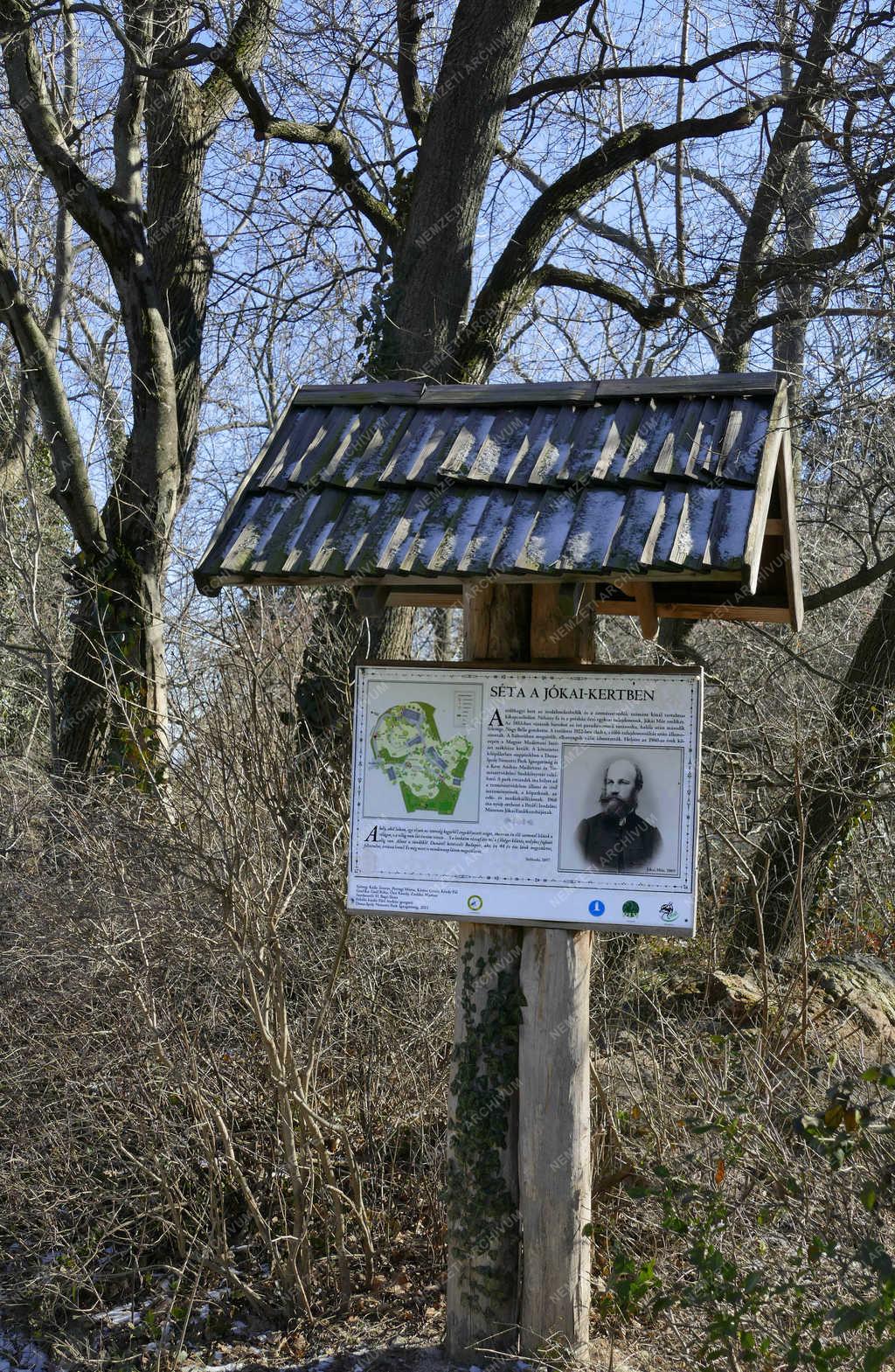 Emlékhely - Budapest - A Sváb-hegyi Jókai-kert télen