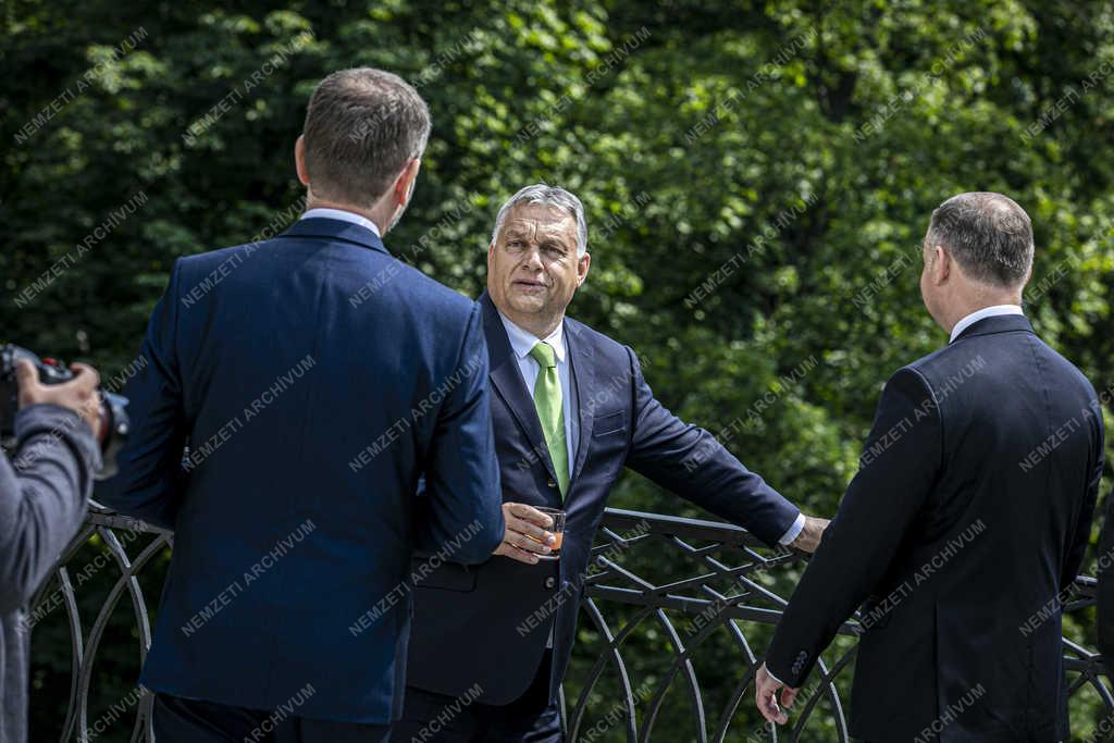 Orbán Viktor a V4-ek varsói csúcstalálkozóján