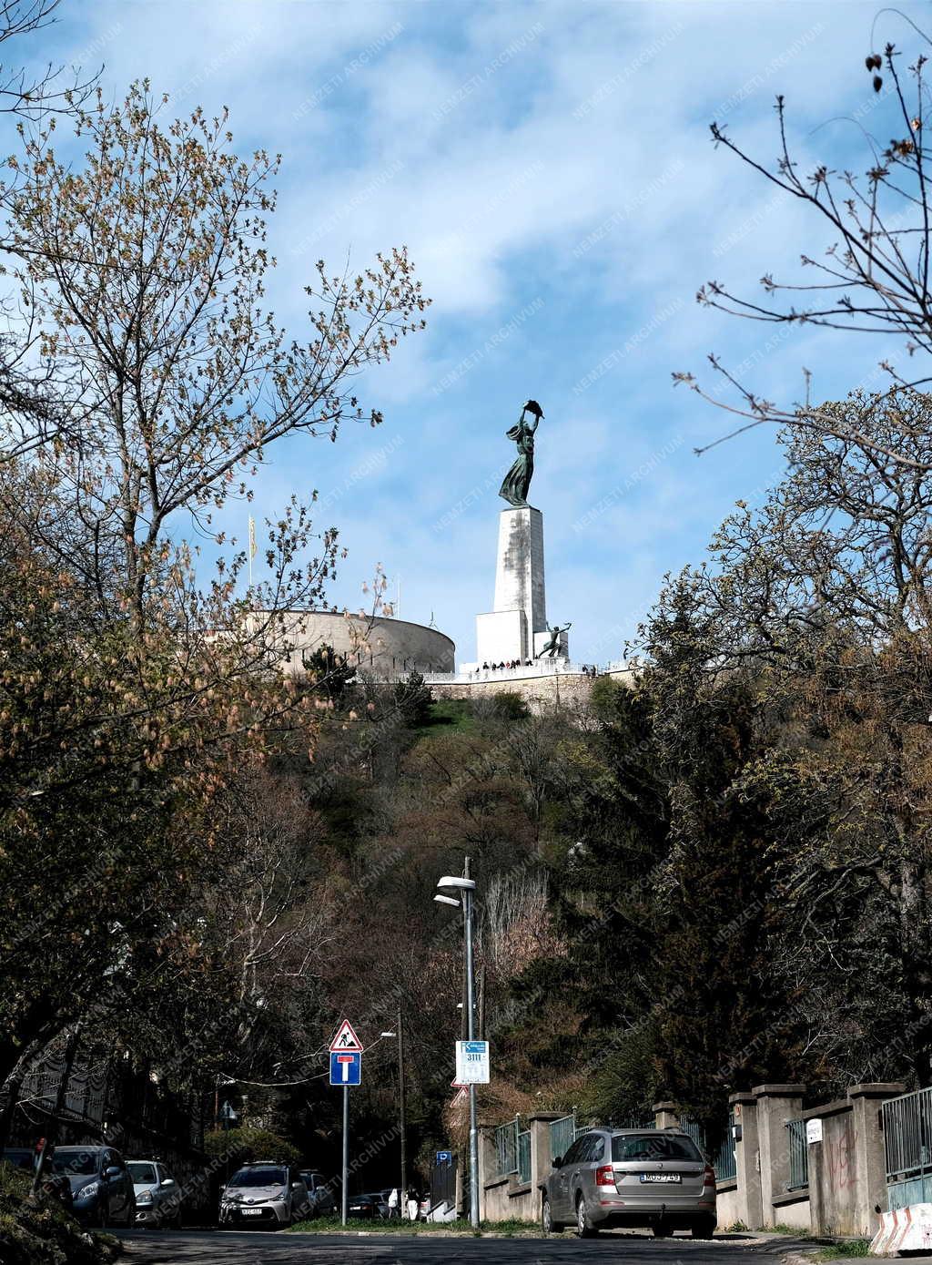 Városkép - Budapest - A Gellért-hegyi Szabadság-szobor