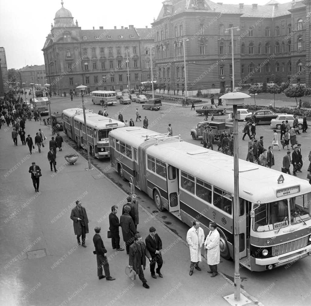 Közlekedés - Autóbuszokat vásárolt a Győri Vagongyár