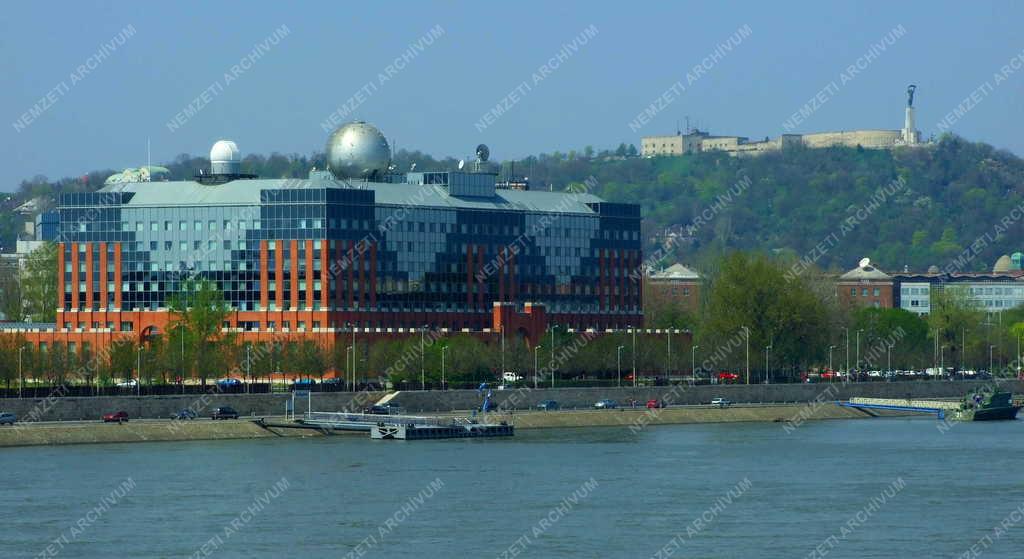 Oktatási létesítmény - Budapest - Az ELTE TTK épülete