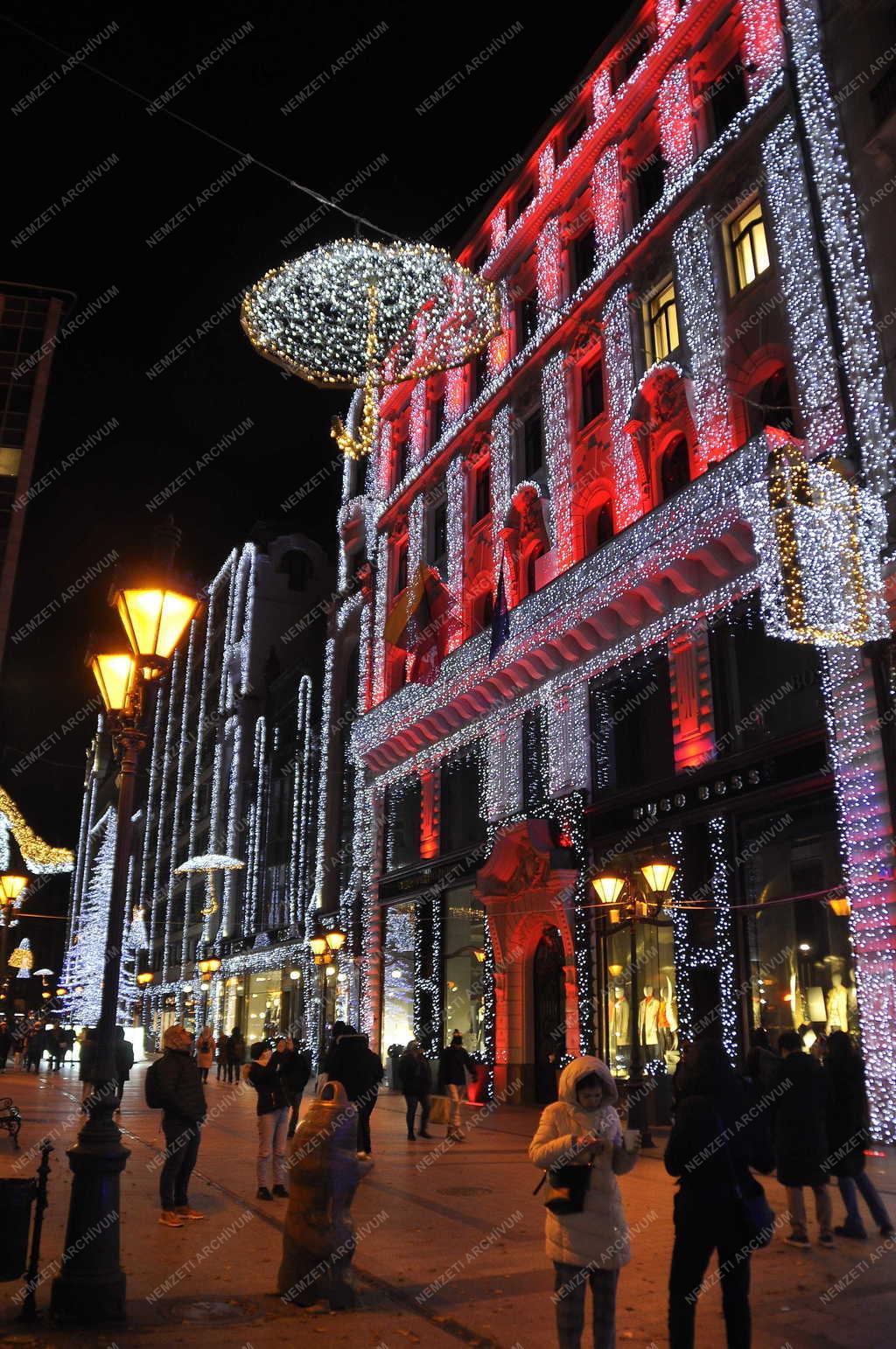 Ünnep - Budapest - Adventi díszkivilágítás