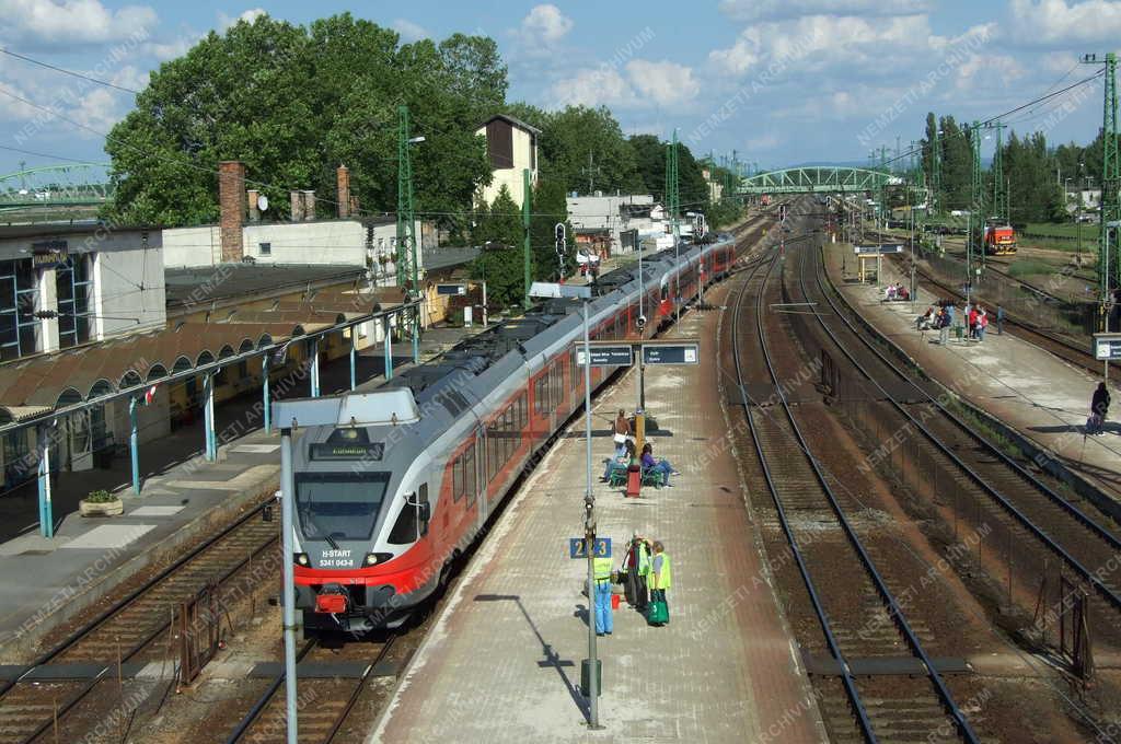 Közlekedés - Komárom - A komáromi vasútállomás