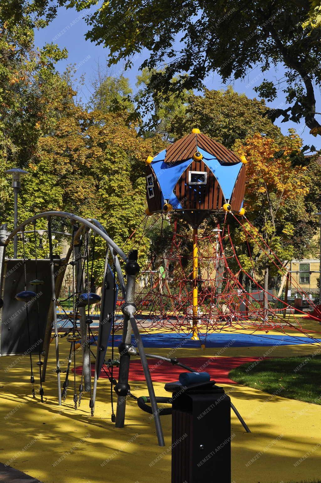 Településfejlesztés - Szabadidő - Budapest - Debreceni park Angyalföldön