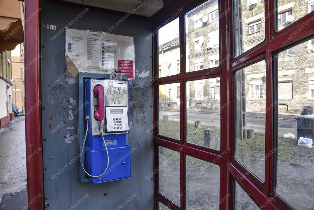 Távközlés - Budapest - Nyilvános utcai telefonfülke