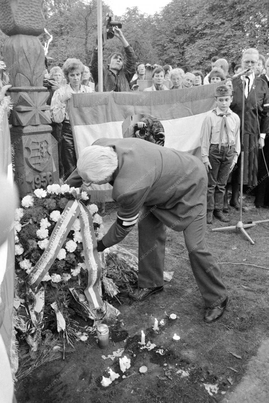 Belpolitika - '56-os megemlékezés a Mező Imre úti temetőben